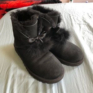 Uggs Gita - Size 8 Black